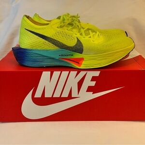 Nike ZoomX Vaporfly Next% 3 Fast Pack Yellow Volt FlyKnit Sneaker